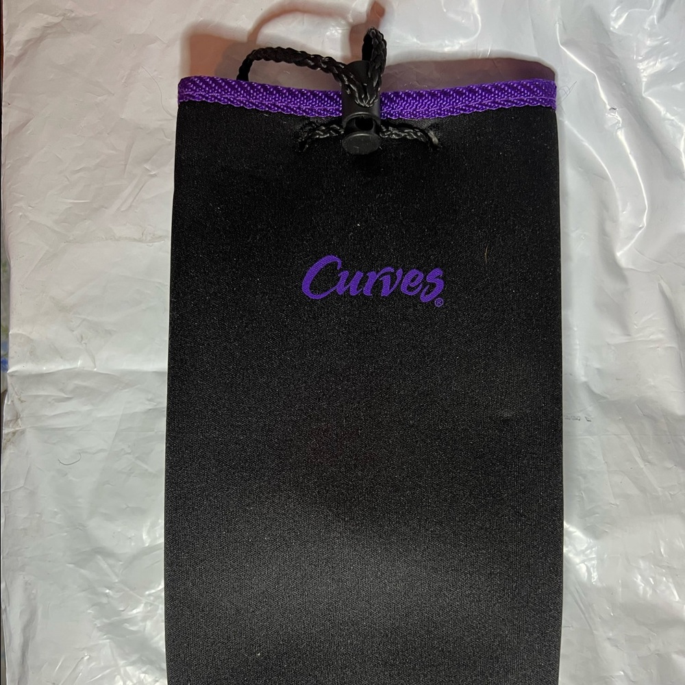 BLACK INSULATED WATER BOTTLE HOLDER
